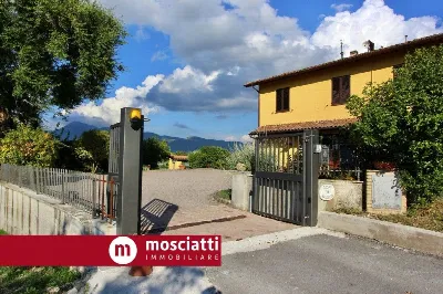 Rustico/Casale in vendita a Esanatoglia - foto 3