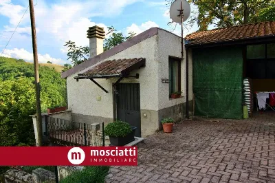 Rustico/Casale in vendita a Esanatoglia - foto 8