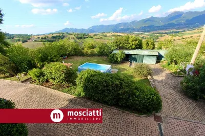Rustico/Casale in vendita a Esanatoglia - foto 9
