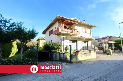 Villa in vendita a Matelica - foto 1