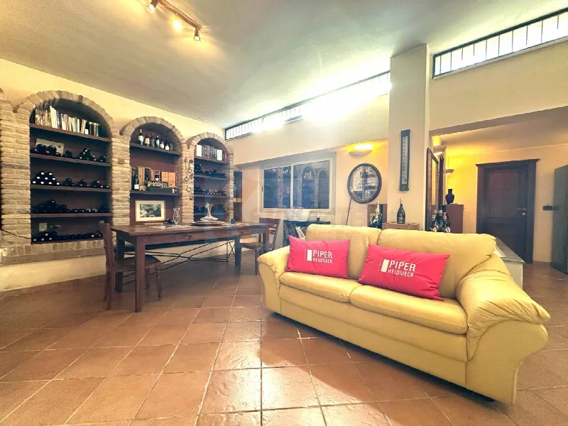 Ufficio in vendita a Sassari, Monte Rosello, Sassari 2, Baddimanna - foto 1