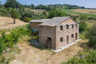 Rustico/Casale a Montelabbate