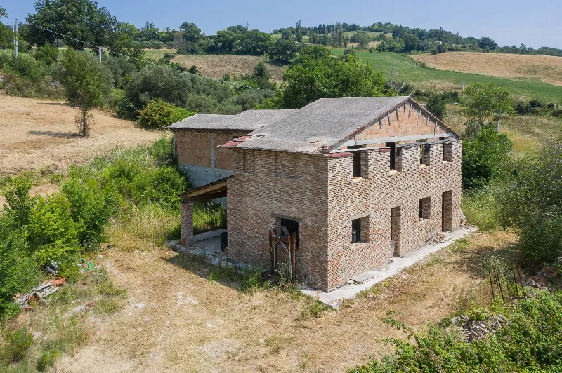 Rustico/Casale in vendita a Montelabbate - foto 1