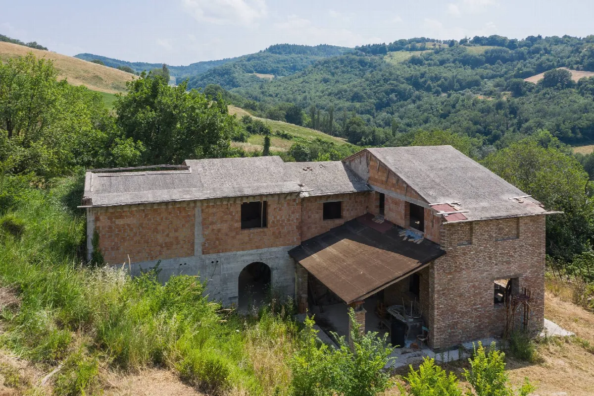 Rustico/Casale in vendita a Montelabbate - foto 3