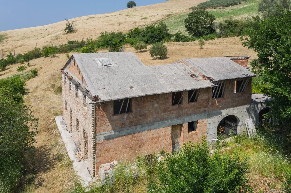 Rustico/Casale in vendita a Montelabbate - foto 4