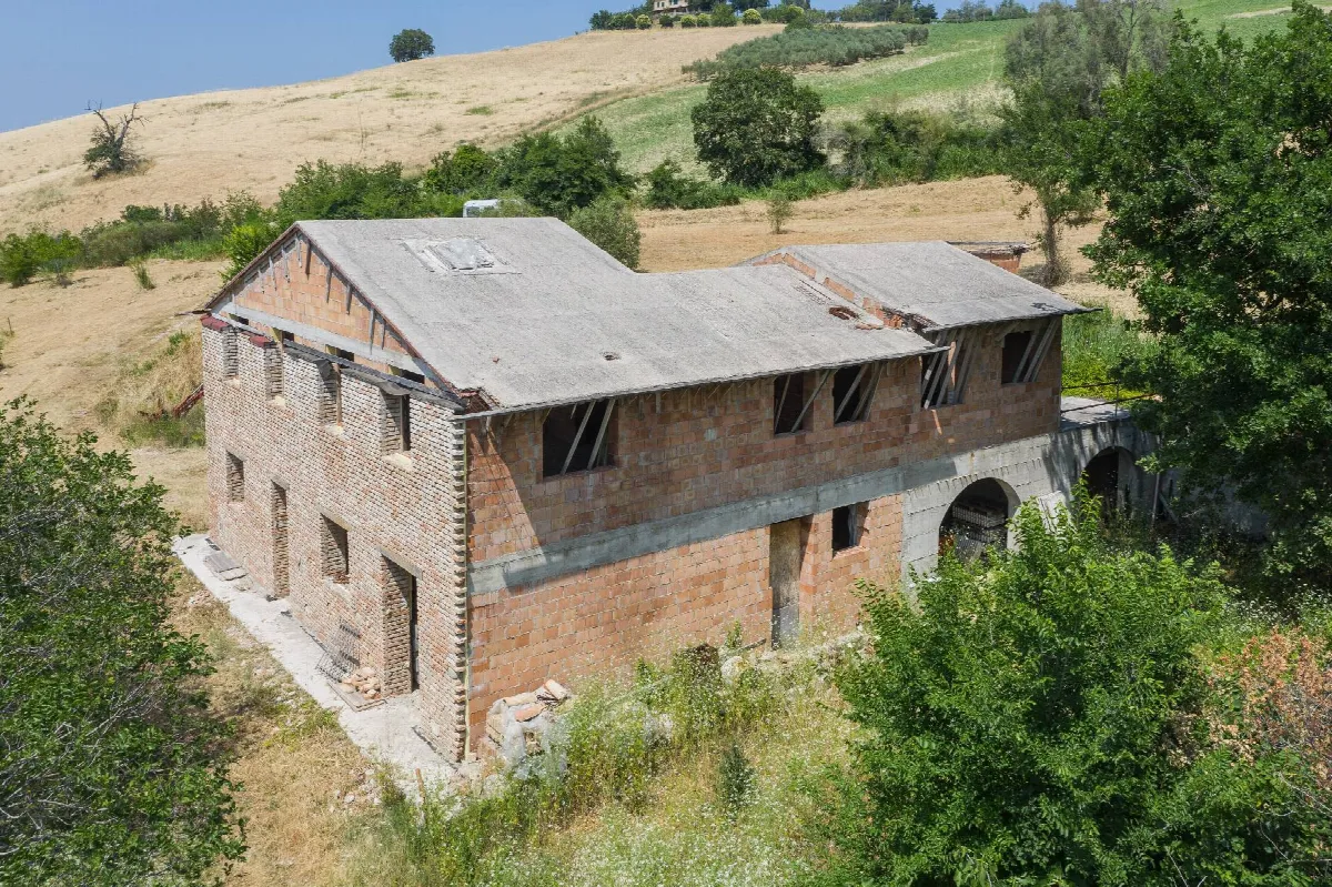 Rustico/Casale in vendita a Montelabbate - foto 5