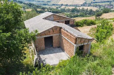 Rustico/Casale in vendita a Montelabbate - foto 6
