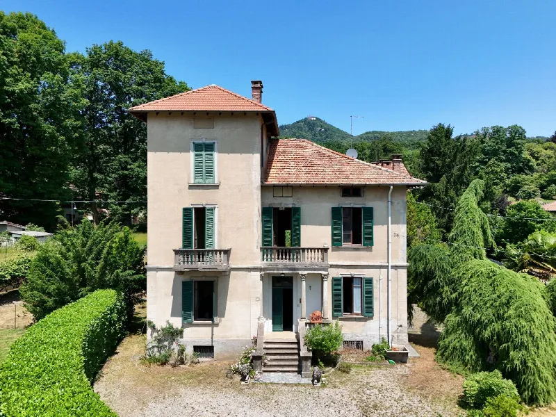 Villa in vendita a Casciago - foto 1
