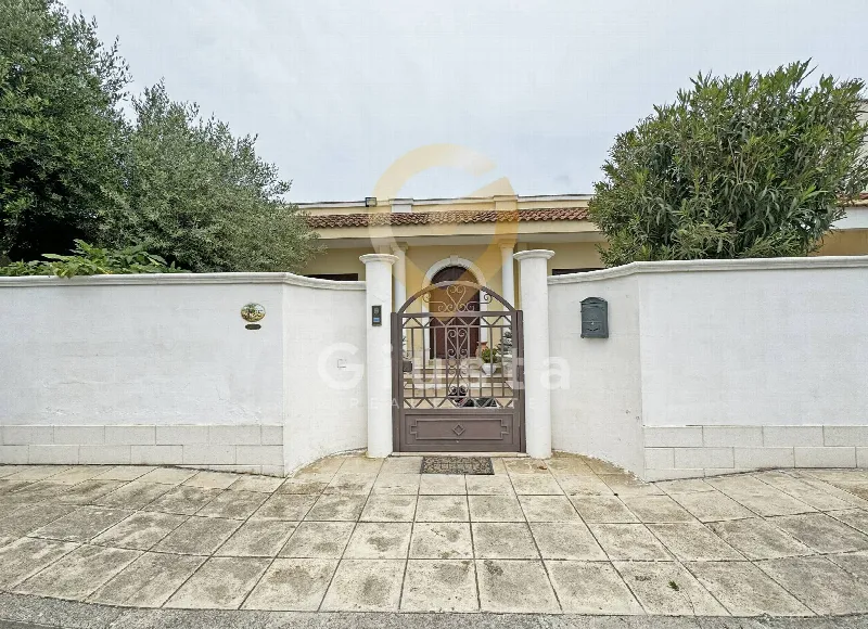 Villa in vendita a Pulsano - foto 1