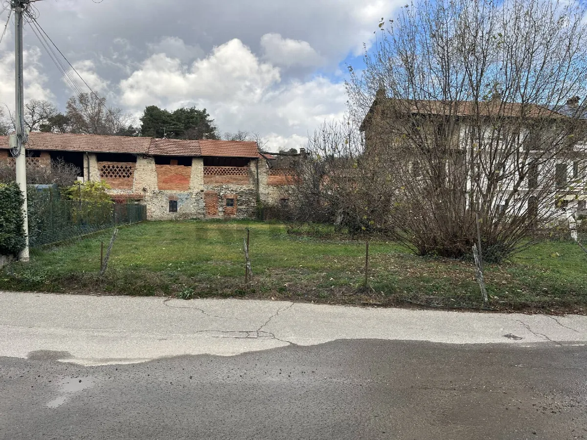 Rustico/Casale in vendita a Varallo Pombia - foto 2