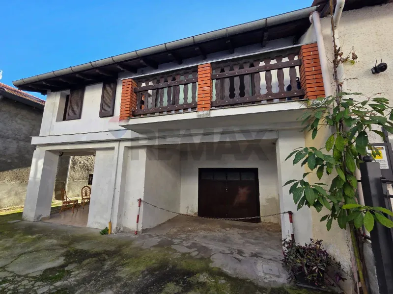 Casa Indipendente in vendita a Varallo Pombia - foto 1