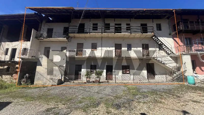 Rustico/Casale in vendita a Borgomanero - foto 1