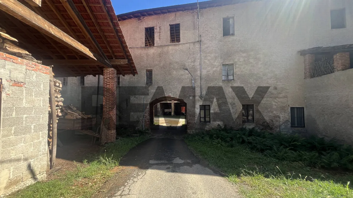 Rustico/Casale in vendita a Borgomanero - foto 3