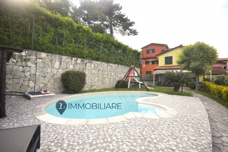 Villa in vendita a Follo - foto 1