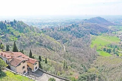 Villa in vendita a Bergamo, Colli - foto 1