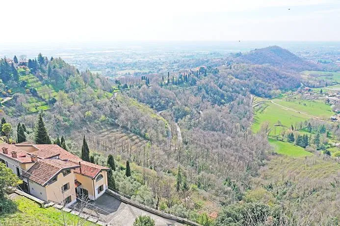 Villa in vendita a Bergamo, Colli - foto 1