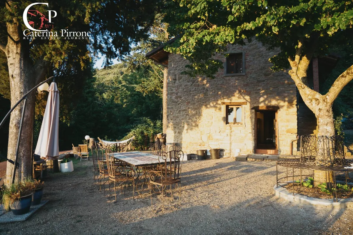 Rustico/Casale in vendita ad Arezzo, San Zeno, Puliciano, Rigutino - foto 2