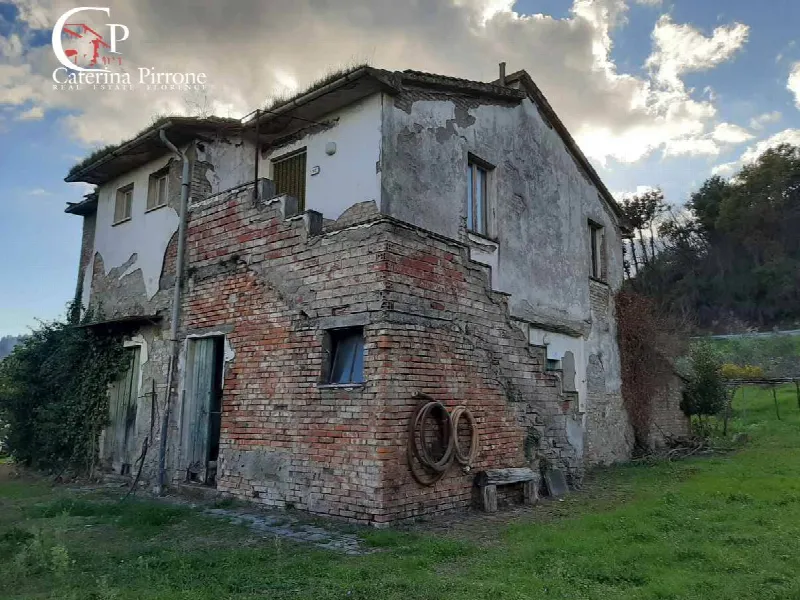 Rustico/Casale in vendita a Montecatini Val di Cecina - foto 1
