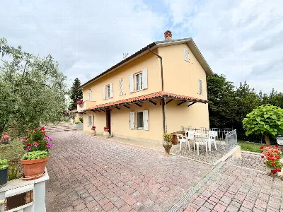 Villa in vendita a Jesi - foto 1