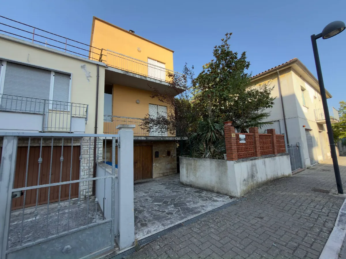 Villa in vendita a Fabriano - foto 3