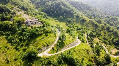 Rustico/Casale in vendita a Gubbio - foto 2