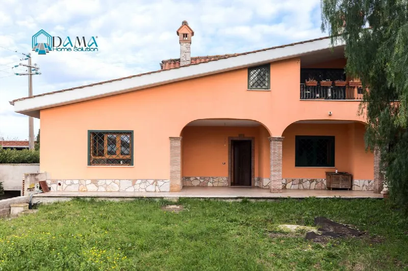 Villa in vendita a Pomezia - foto 1