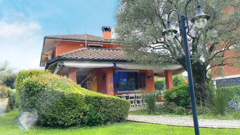 Villa in vendita a Mezzago - foto 1