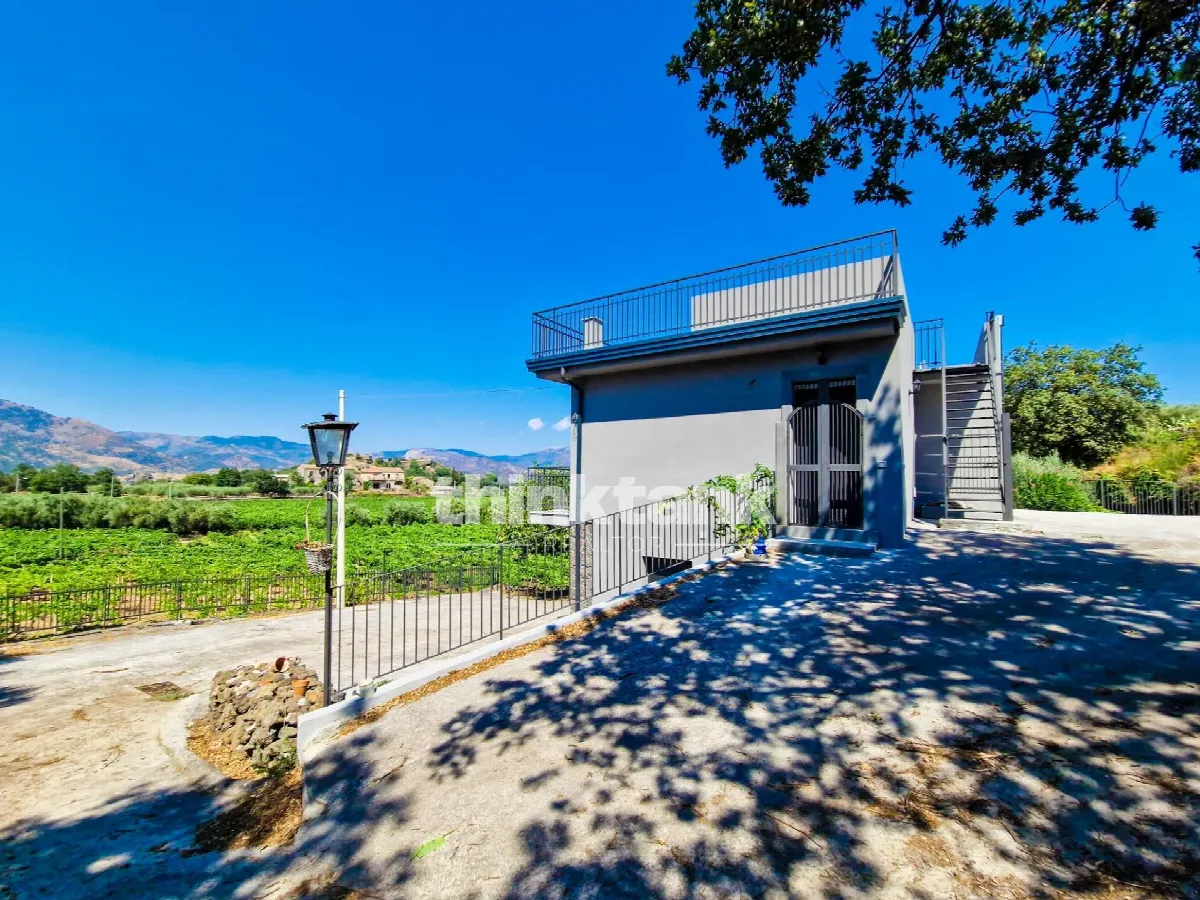 Villa in vendita a Castiglione di Sicilia - foto 2