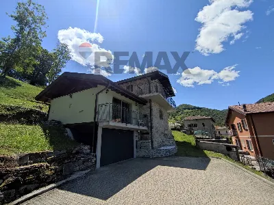 Villa in vendita a Schignano - foto 1