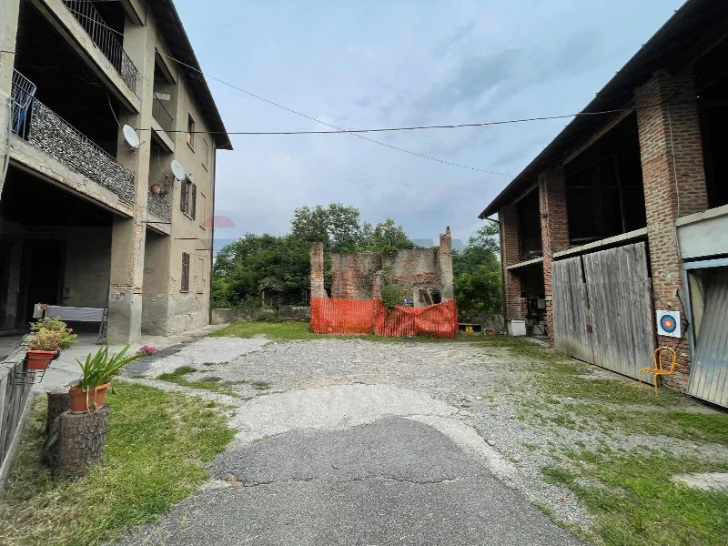 Rustico/Casale in vendita a Casnate con Bernate - foto 1