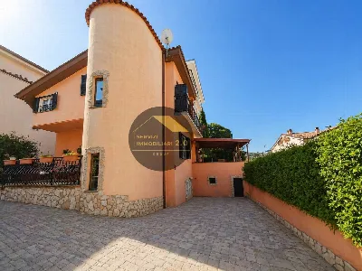 Villa a Marino