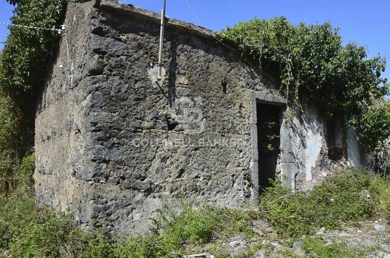 Rustico/Casale in vendita ad Aci Catena - foto 1