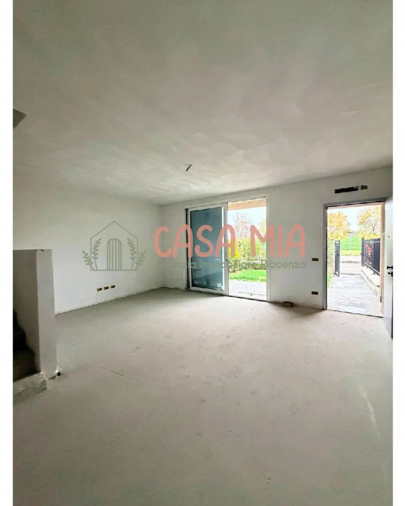 Villa in vendita a Piacenza, Belvedere, Zona 2000, Besurica - foto 1