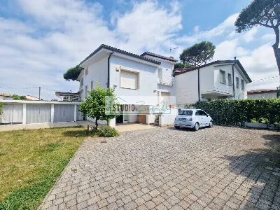 Casa Indipendente in vendita a Camaiore - foto 1