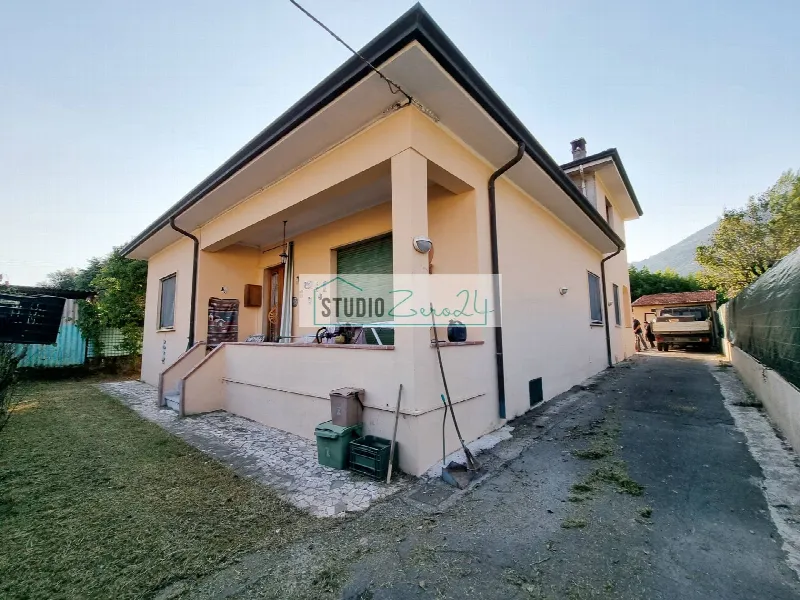 Villa in vendita a Camaiore - foto 1