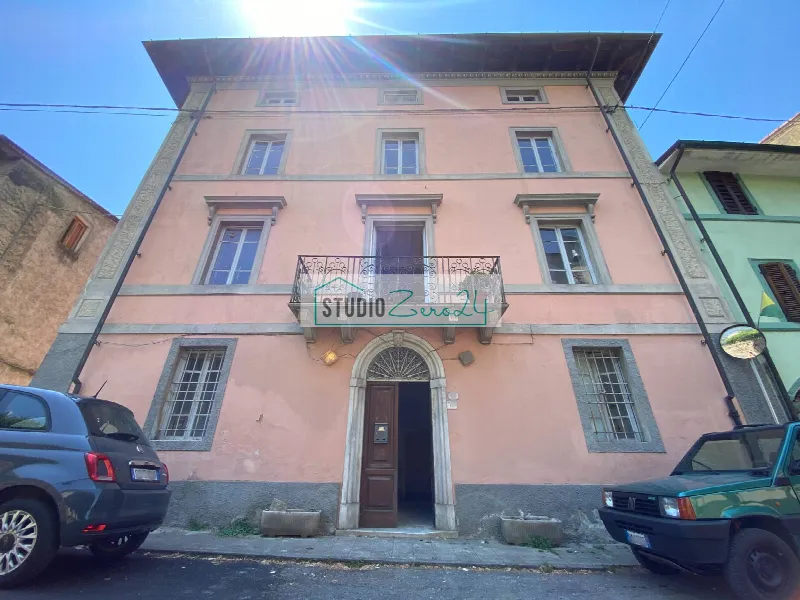 Casa Indipendente in vendita a Camaiore - foto 1