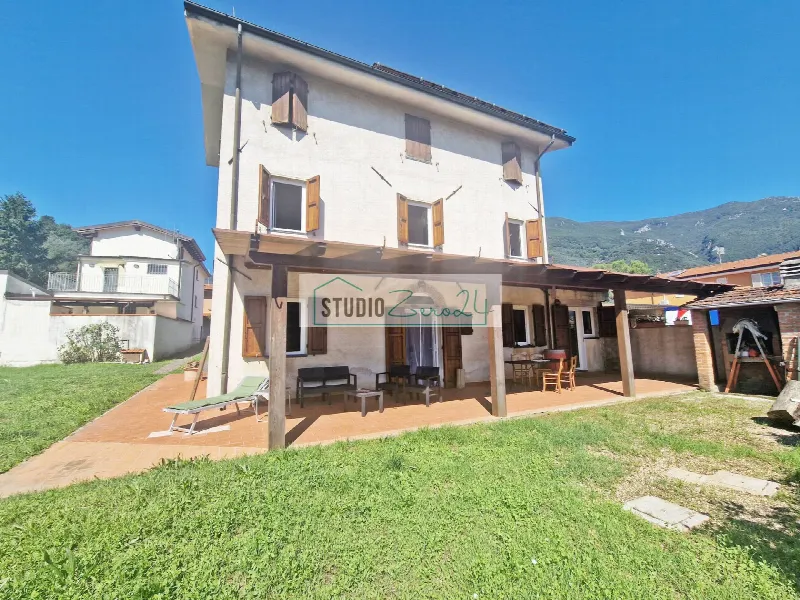 Villa in vendita a Camaiore - foto 1