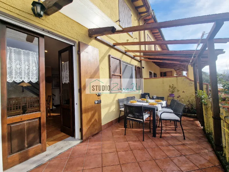 Casa Indipendente in vendita a Camaiore - foto 1