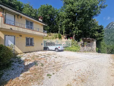 Casa Indipendente in vendita a Camaiore - foto 1