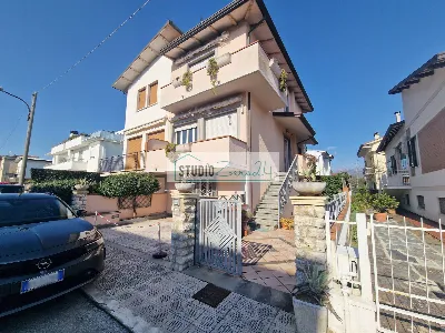 Casa Indipendente in vendita a Camaiore - foto 2