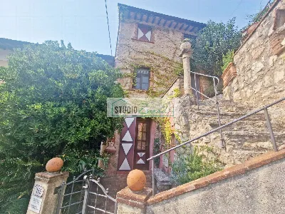Casa Indipendente a Camaiore