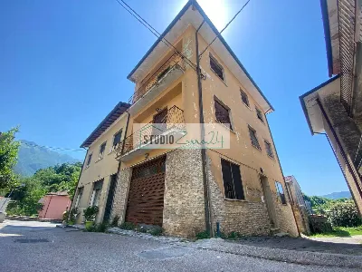 Casa Indipendente a Camaiore