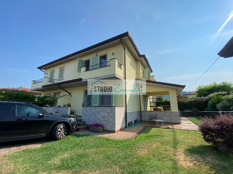Casa Indipendente in vendita a Camaiore - foto 1