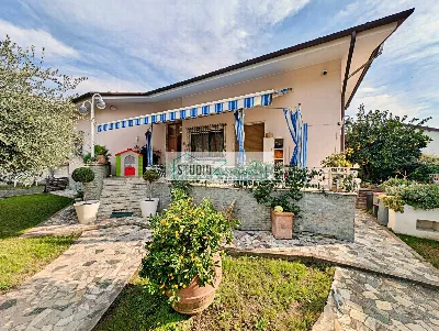 Villa in vendita a Pietrasanta - foto 1