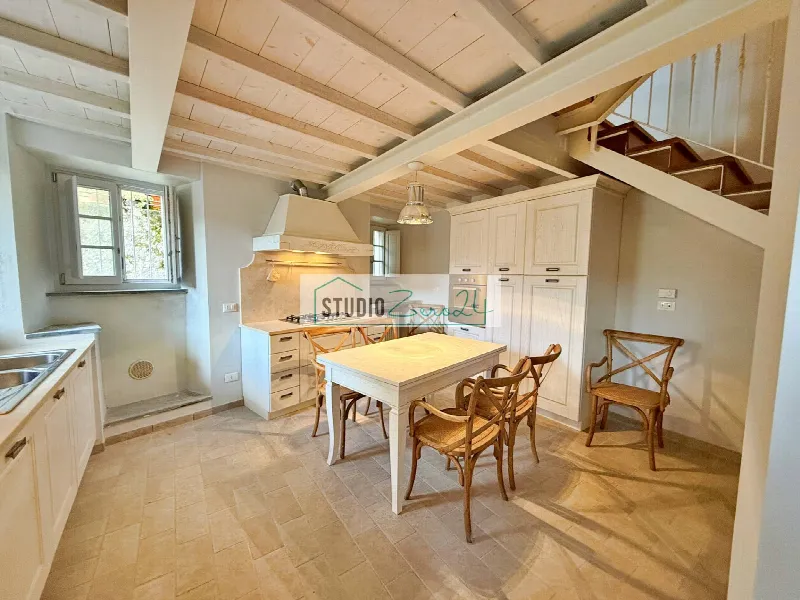 Casa Indipendente in vendita a Seravezza - foto 1