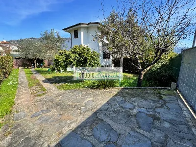 Villa in vendita a Pietrasanta - foto 1