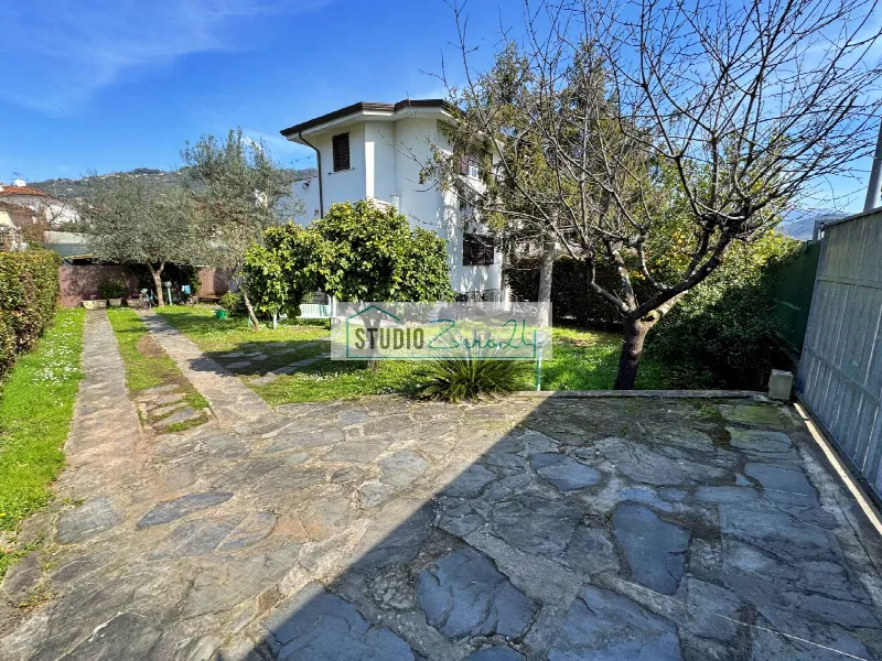 Villa in vendita a Pietrasanta - foto 1