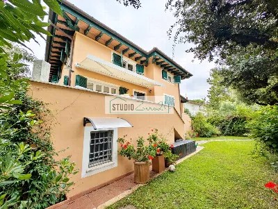 Villa in vendita a Pietrasanta - foto 2