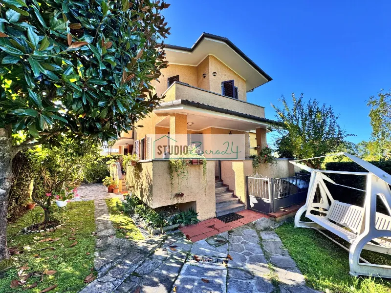 Casa Indipendente in vendita a Pietrasanta - foto 1