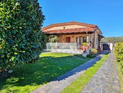 Villa in vendita a Seravezza - foto 1
